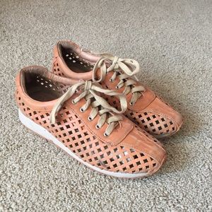 Mesh faded-style sneaker